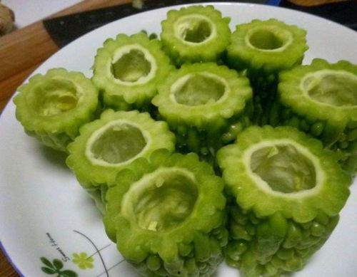 吃鲜瓜嘴苦吗,为何吃鲜瓜嘴会苦？揭秘原因