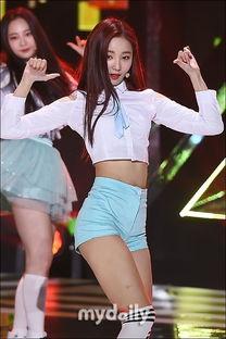 yeonwoo吃瓜