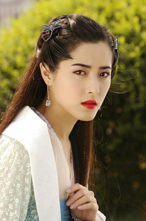 曾黎楼顶吃瓜,意外曝光明星真实生活一面